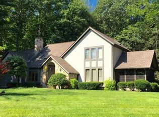 53 Country Corners Rd, Amherst, MA 01002