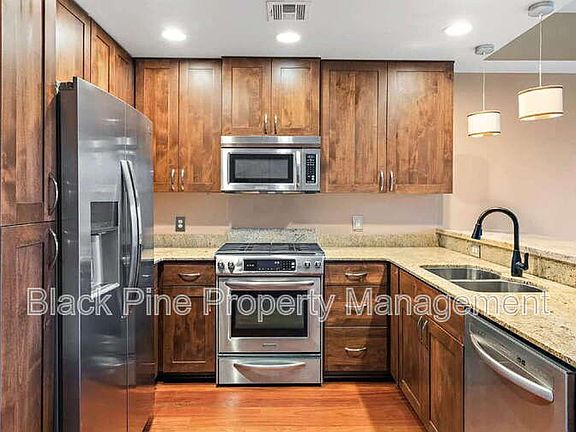 5th image of 323 W Jefferson St APT 205