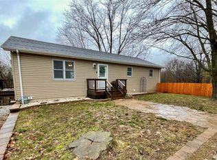309 S Locust St, Highland, IL 62249