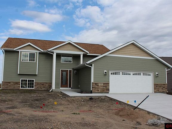 2nd image of 239 Foxfire Dr