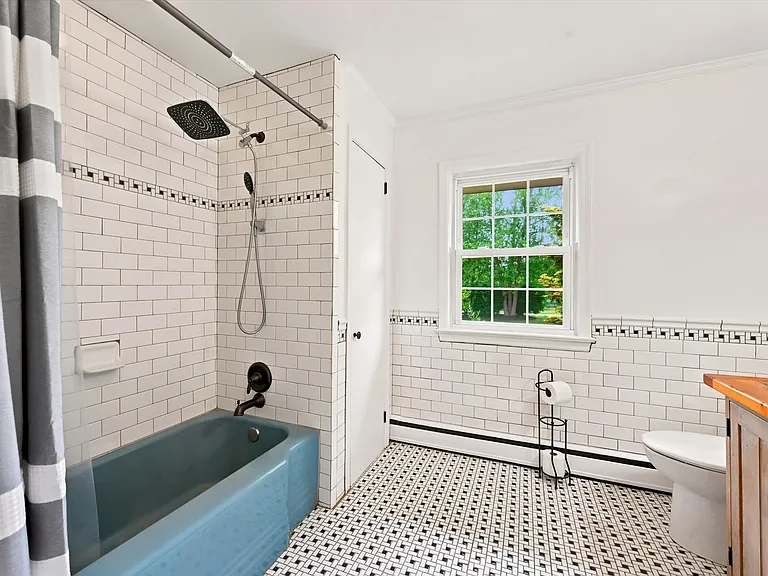1058 Glen Hall Rd — Photo 18