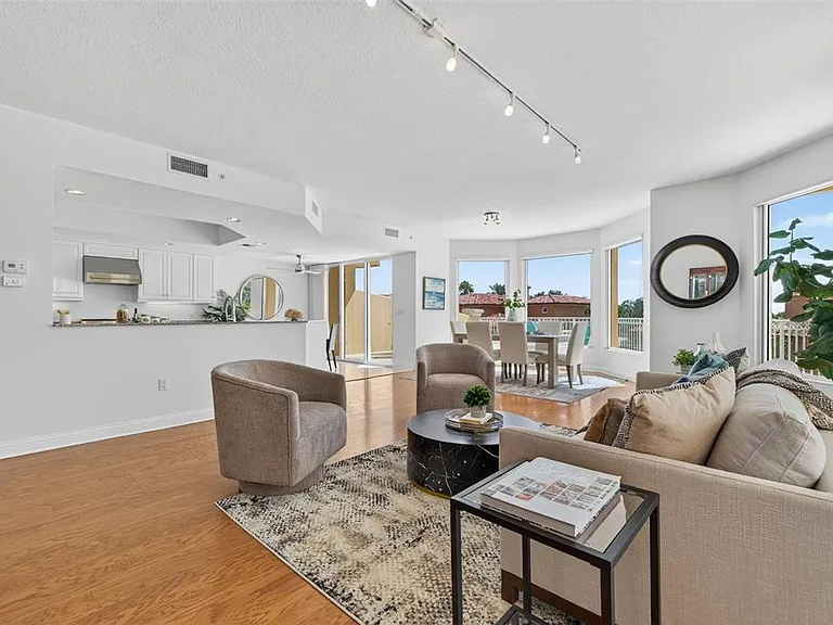 555 5th Ave NE #332 — Photo 7
