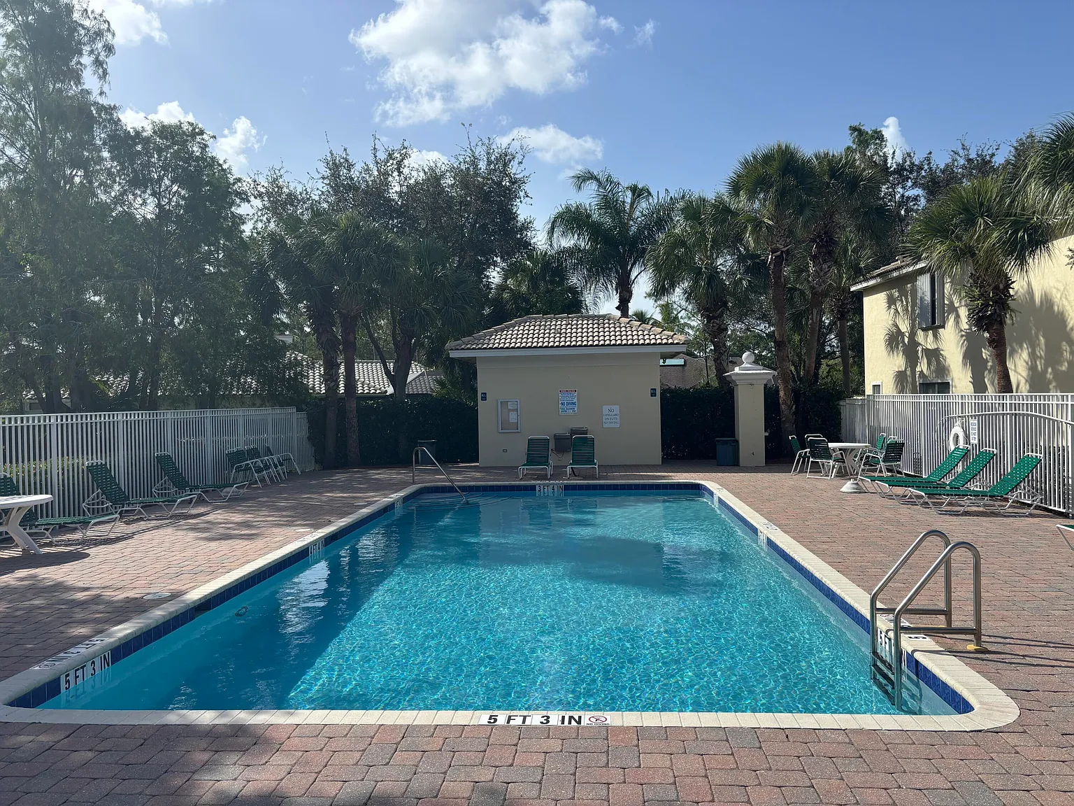 2 bed, 2.0 bath, 1070 sqft, $4,000 — Photo 3