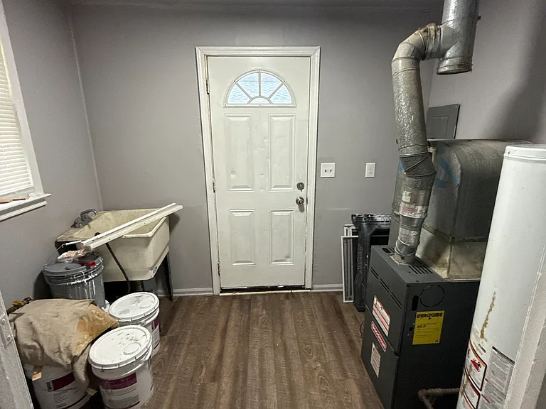 24142 Annapolis St — Photo 8