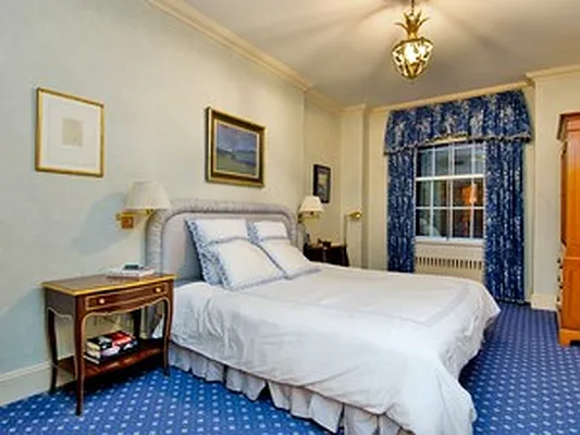 Sold by Corcoran | media 15