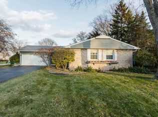 670 Essington Ln, Buffalo Grove, IL 60089