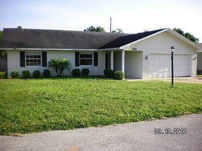 1st image of 128 Chaucer Ln
