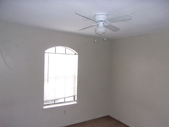 3rd image of 215 W Anderson Ave