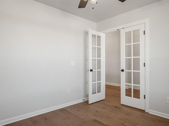 5th image of 3220 Mount Nebo Dr