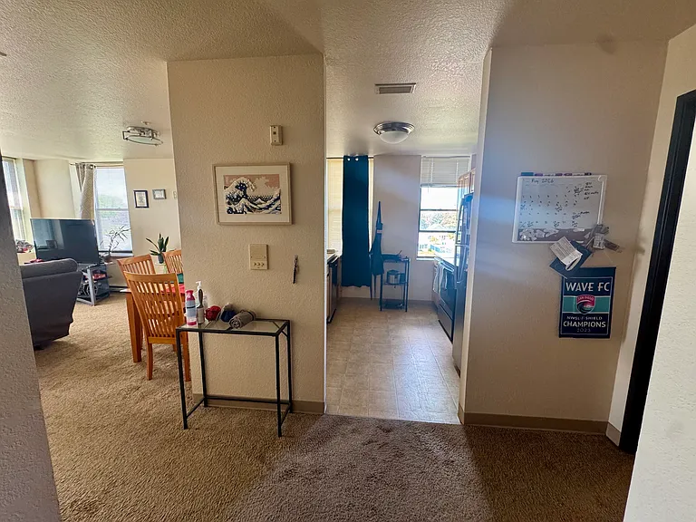 Lakeside Apartments — Photo 16