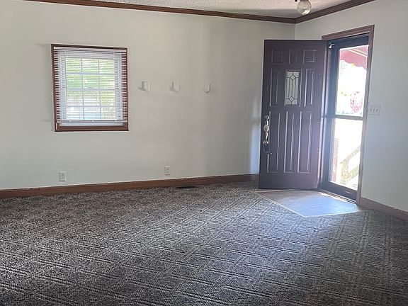 4th image of 2250 Garfield Ave