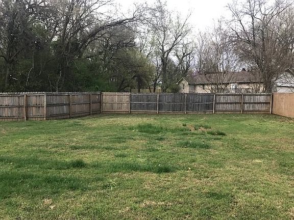 3rd image of 91 Sunnymeade Dr