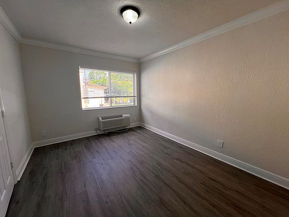5th image of 25 Menores Ave #2