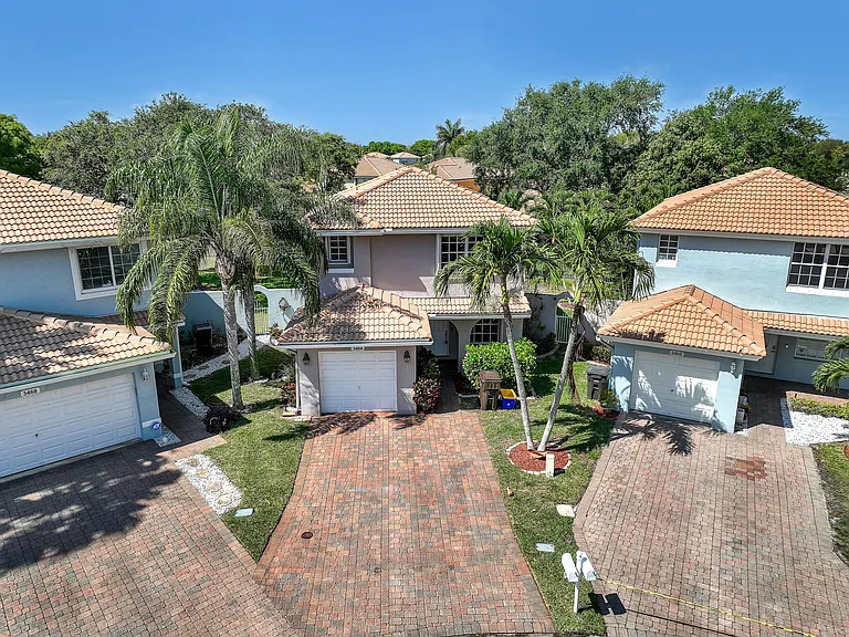 3464 Commodore Ct — Photo 54