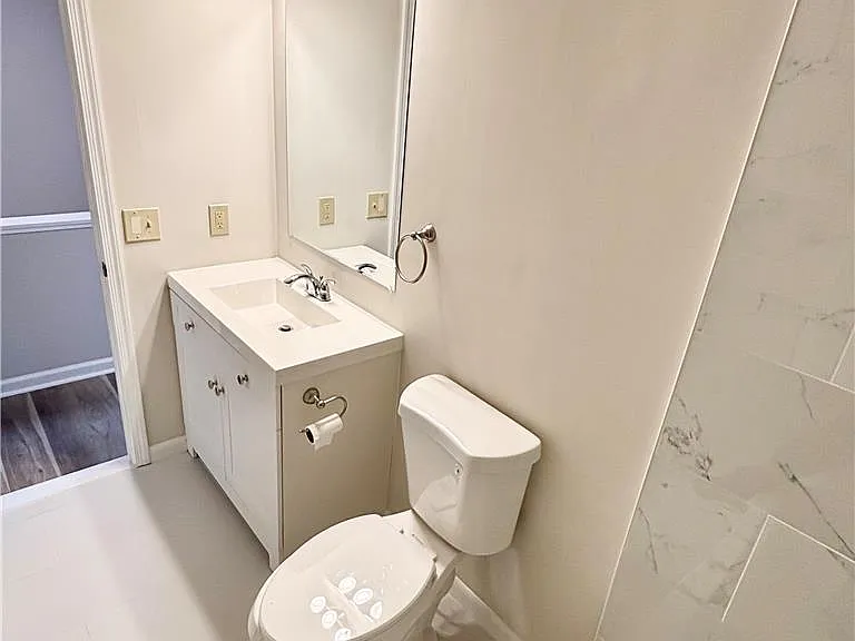 15 W Chestnut St — Photo 13