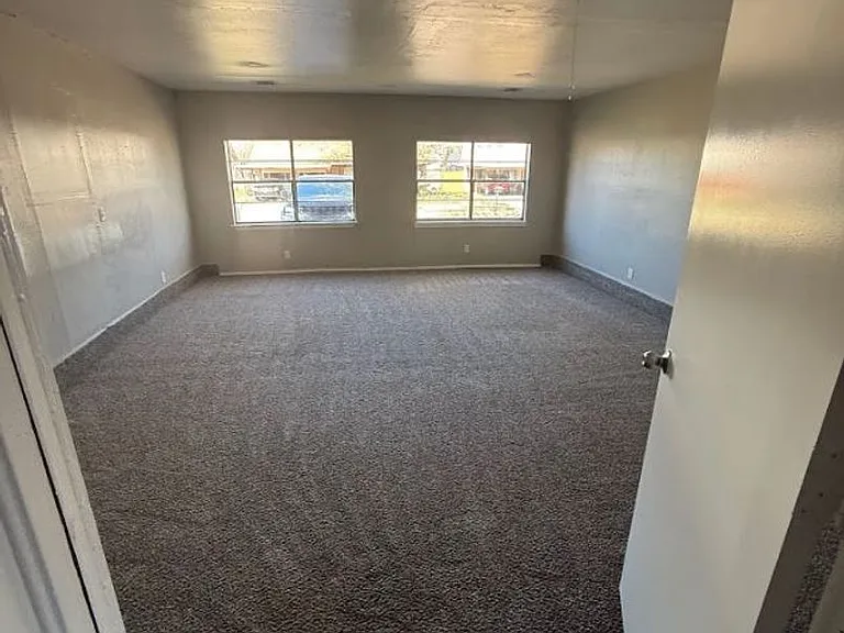3024 Hillside Dr — Photo 10
