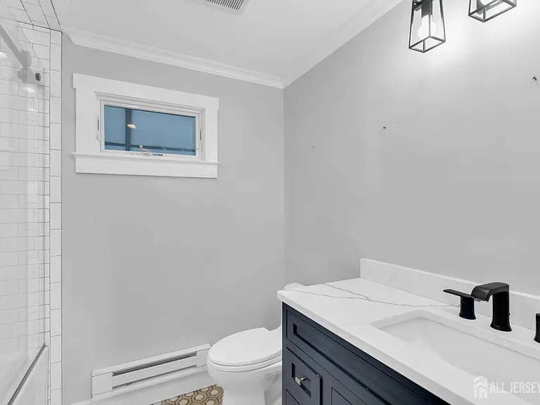 20 Burnet St — Photo 15