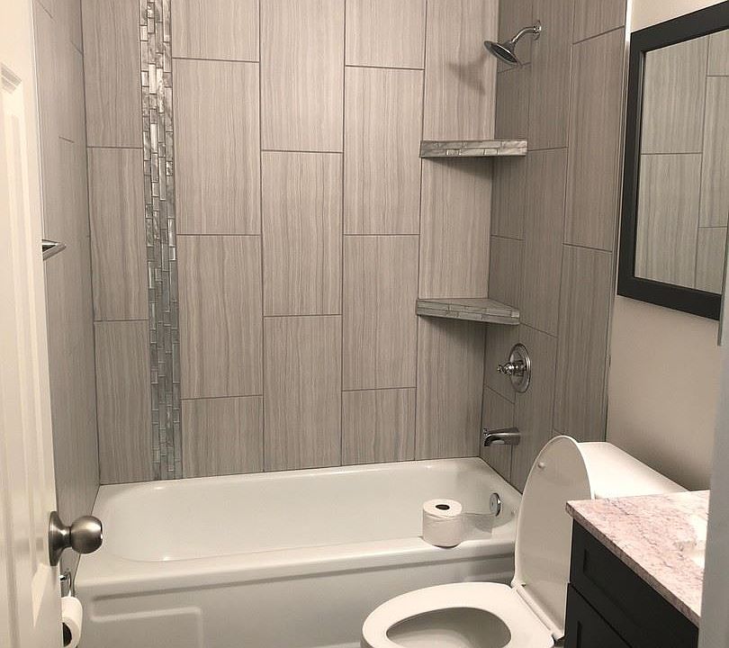2nd image of 533 W 5th St