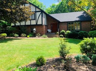 300 Marilyn Dr, New Castle, PA 16105