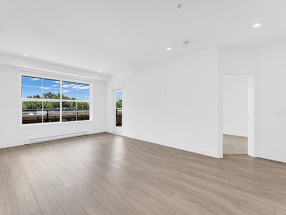 2nd image of 22633 Selkirk Ave #204