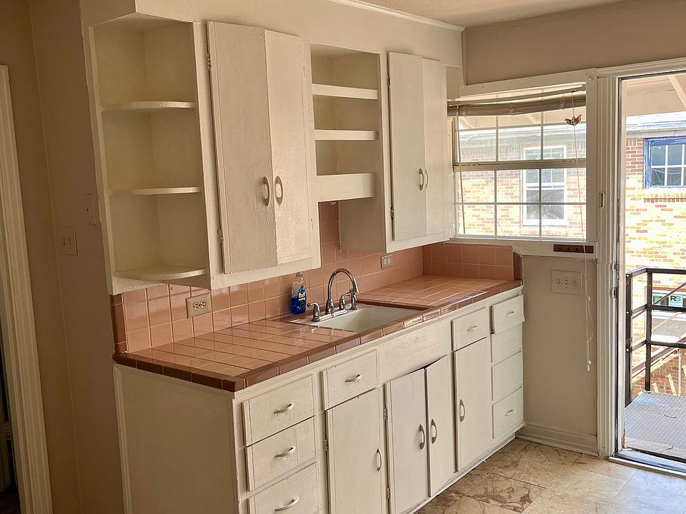 1st image of 624 W Neely St #634-1/2
