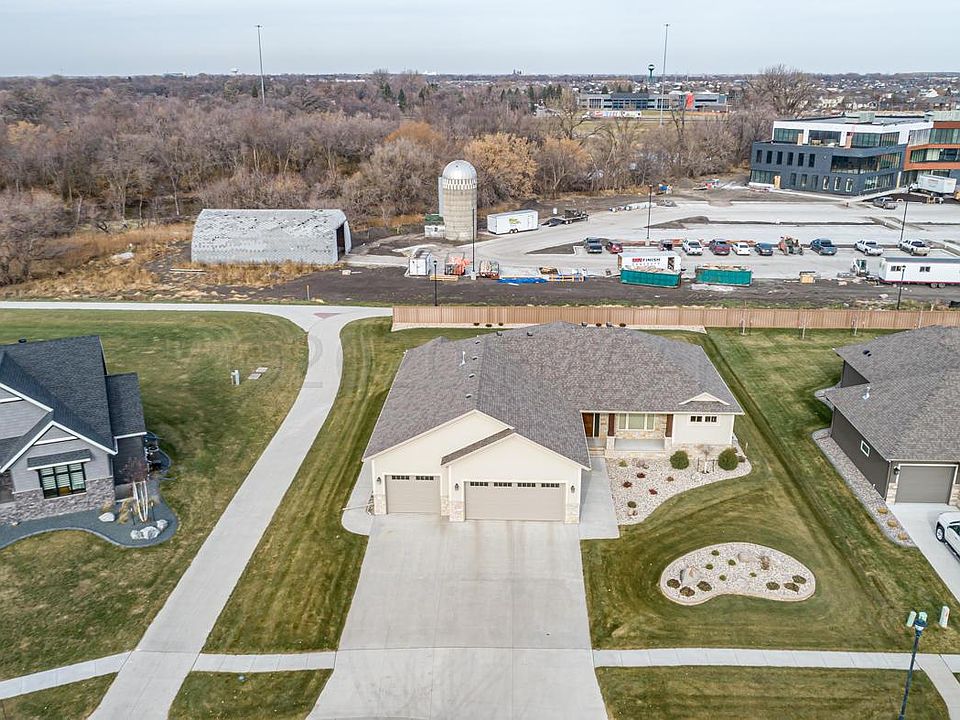 2320 Rivers Bend Dr E, West Fargo, ND 58078 Zillow