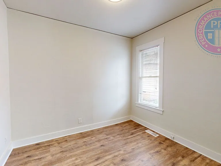 3723 SE Stephens St — Photo 6