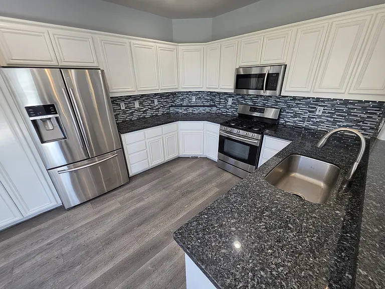 119 Legacy St — Photo 8