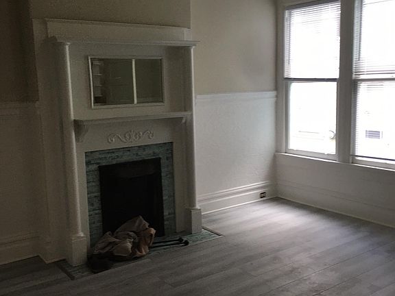 5th image of 829 Greenwich St