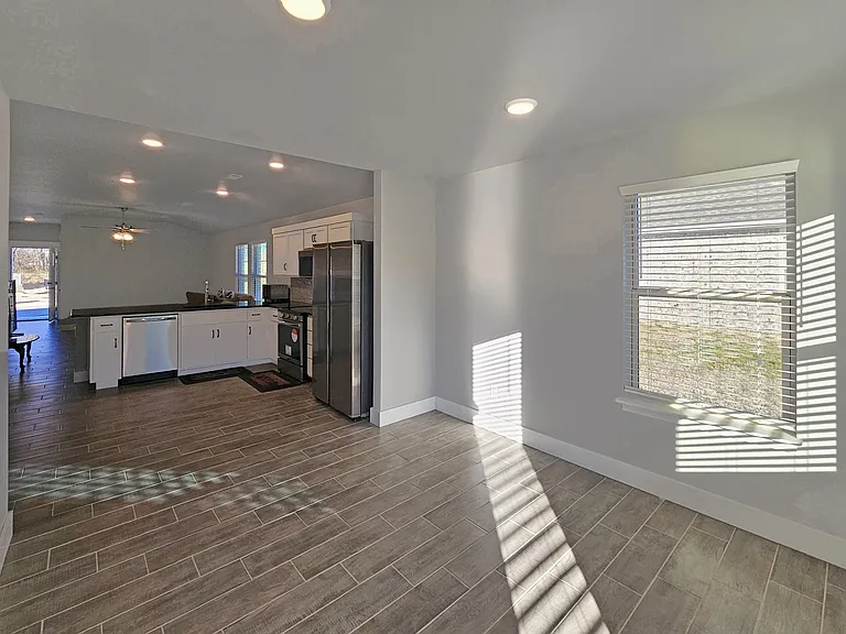 2091 Bluebonnet Ln — Photo 12