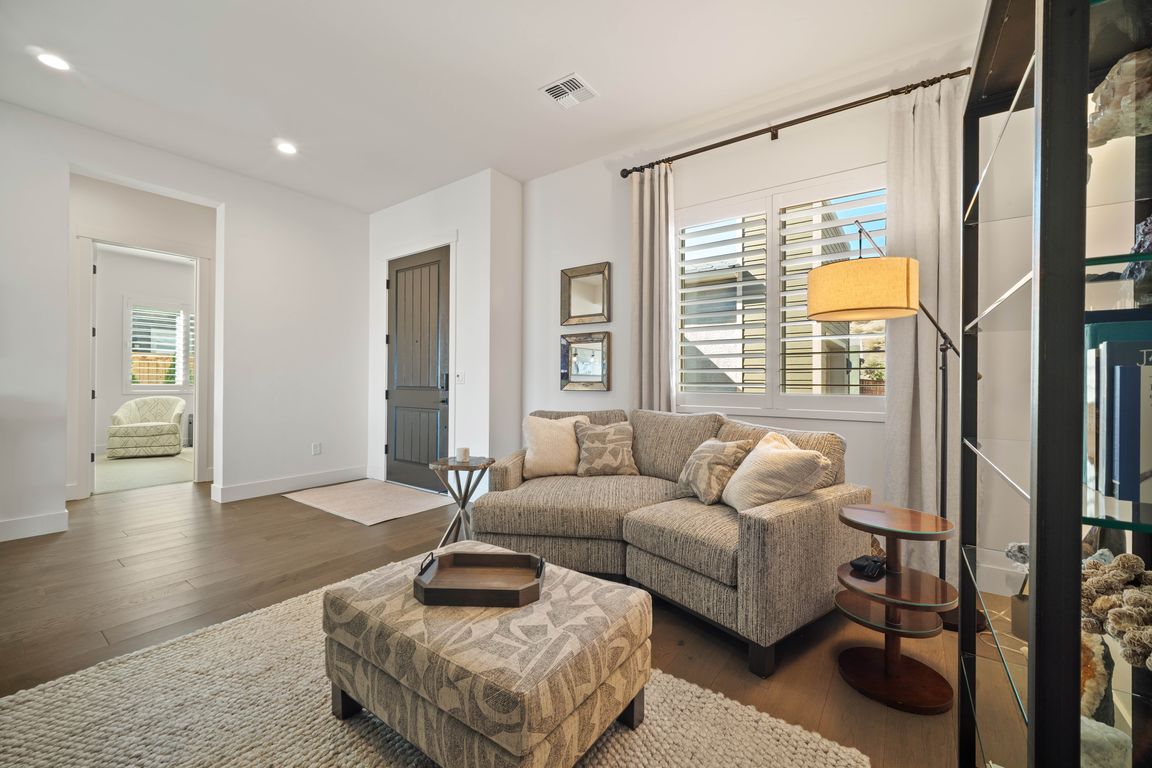 next background image