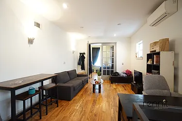 Rented by Rennit Inc.