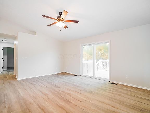 3rd image of 823 Gulliver Dr