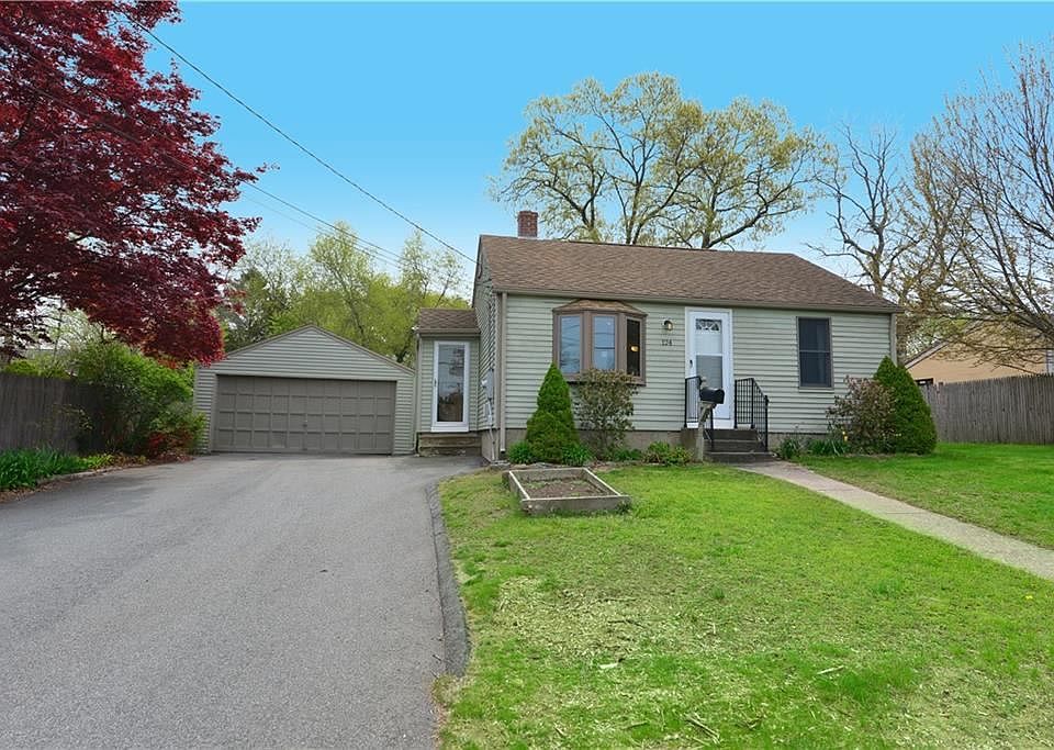 1st image of 124 Bartlett Dr