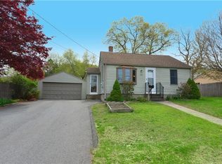 124 Bartlett Dr, Warwick, RI 02886