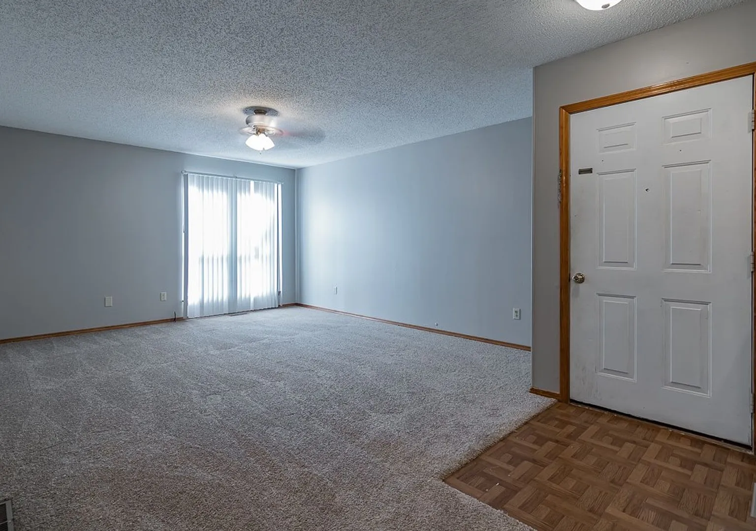 Leasing — Photo 3