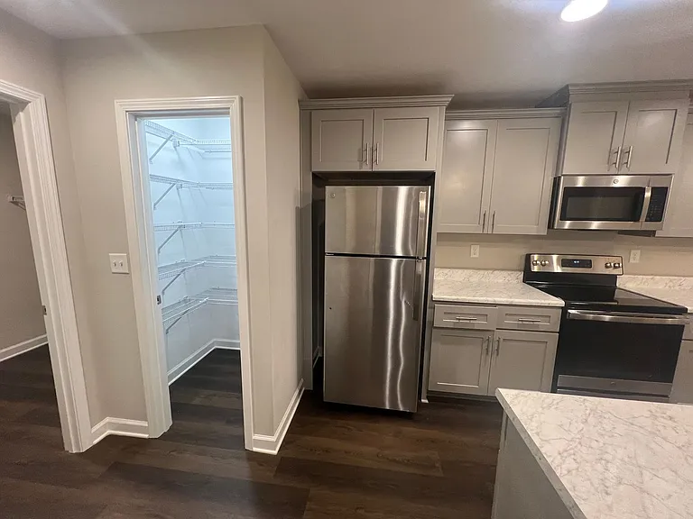 4450 Easthaven Cir — Photo 10