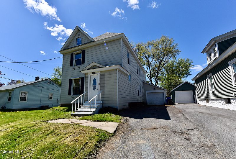 4th image of 99 East Boulevard