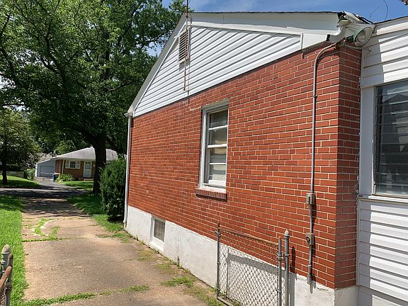 5th image of 120 De Smet Dr