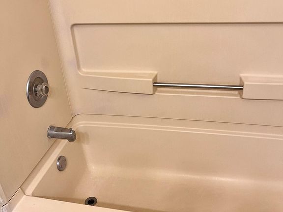 5th image of 235 Patriots Ct #235