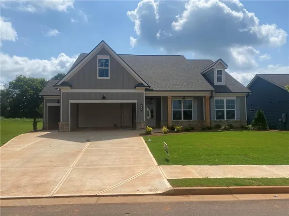 688 Glenside Dr, Jefferson, GA 30549