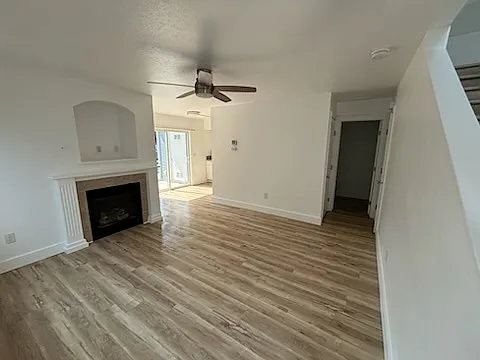 2 bed, 1.5 bath, 1100 sqft, $1,325 — Photo 3