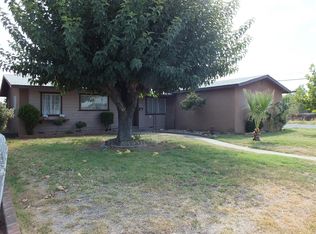 460 N Pine St, Woodlake, CA 93286