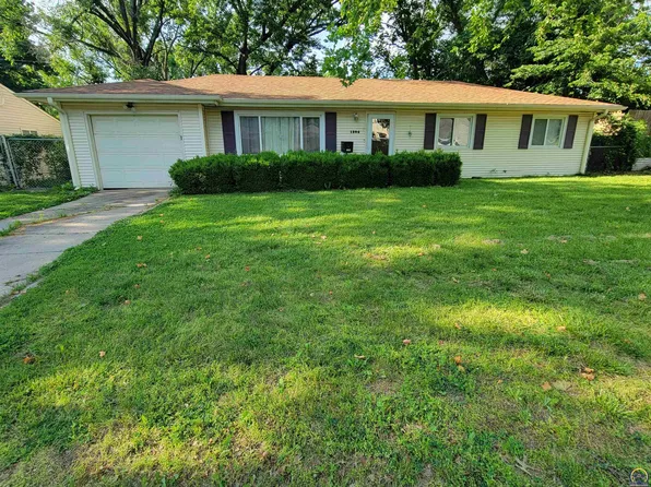 1306 SW 31st St, Topeka, KS 66611