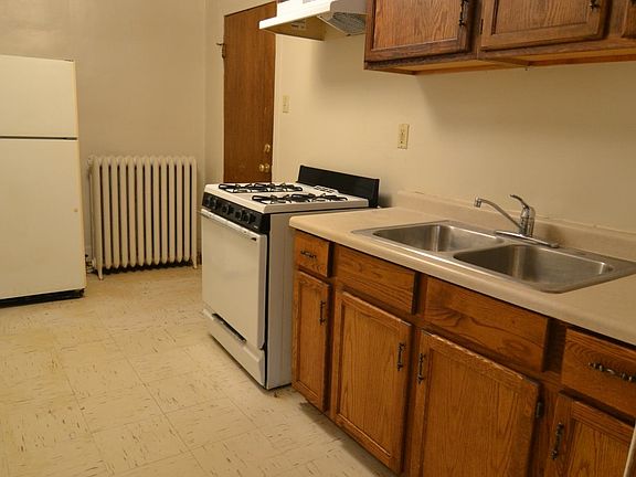 3rd image of 28 N Broadway St APT 2N
