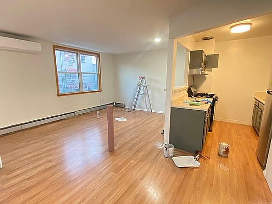 5th image of 82 Mac Dougal St #3