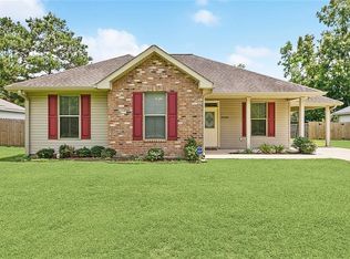 20038 Pecan Trace Dr, Ponchatoula, LA 70454