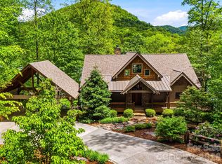 60 Shoreline Dr, Tuckasegee, NC 28783