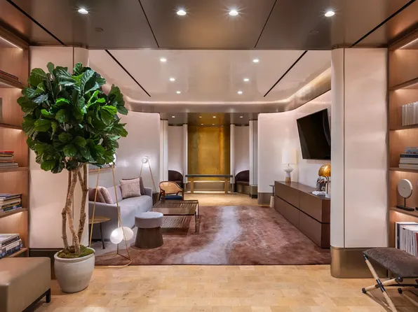 551 West 21st Street image 16 of 20