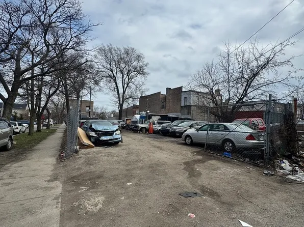 652 N Cicero Ave, Chicago, IL 60644